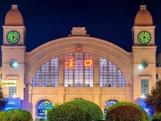 美选手撒普，刷新世界纪录，男子110米栏新篇章