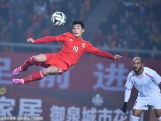 国足24次射门难破泰国队门，冷峻反思与挑战